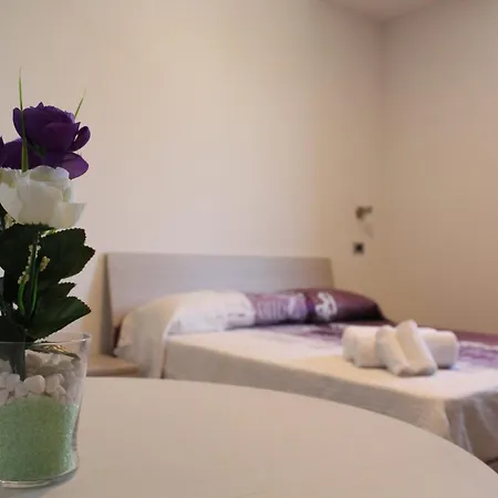 Ristorante La Collina 2* イーモラ