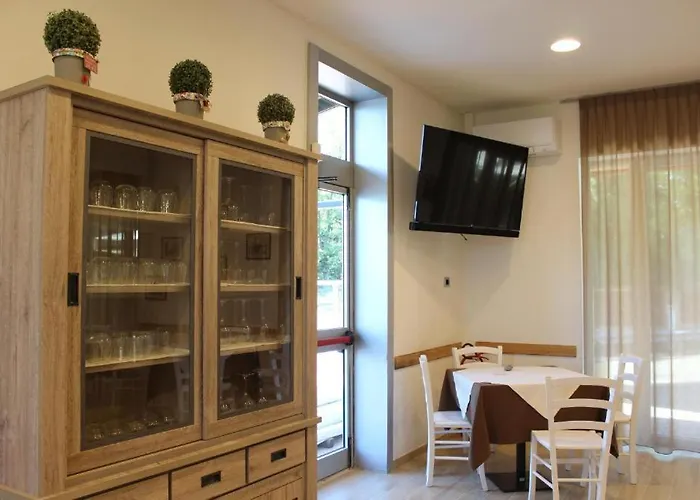 Ristorante La Collina 호텔 2*