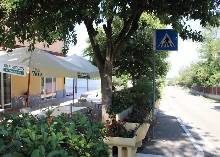 Ristorante La Collina 호텔 2*